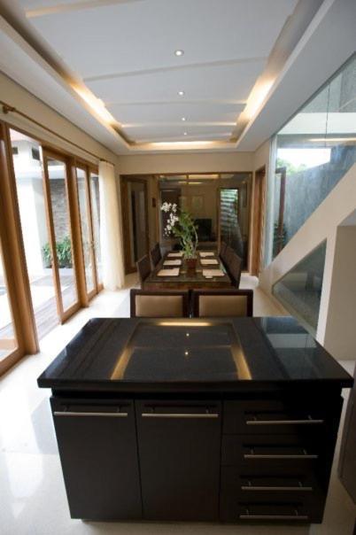 Villa Travis Seminyak Esterno foto