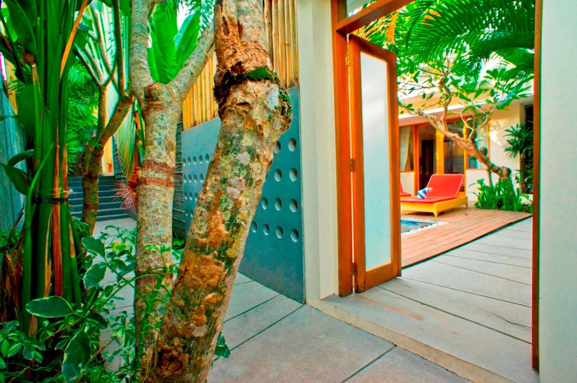 Villa Travis Seminyak Esterno foto