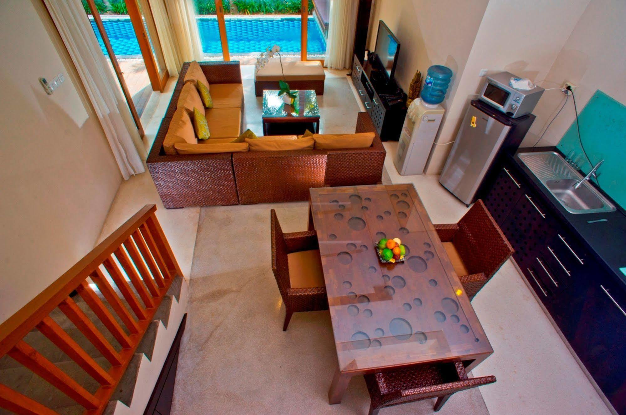 Villa Travis Seminyak Esterno foto