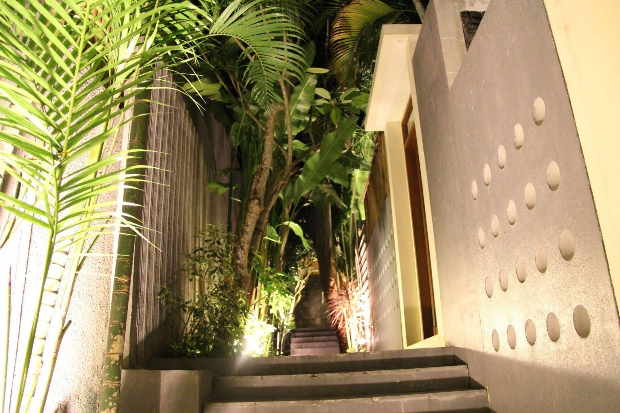 Villa Travis Seminyak Esterno foto