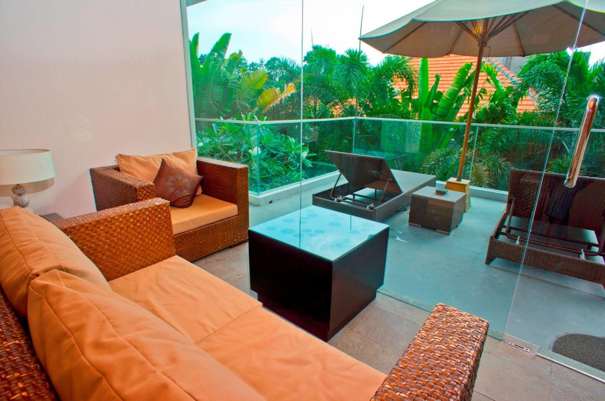 Villa Travis Seminyak Esterno foto