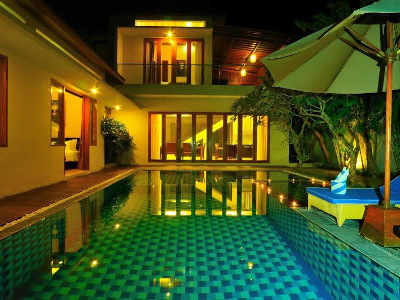 Villa Travis Seminyak Esterno foto