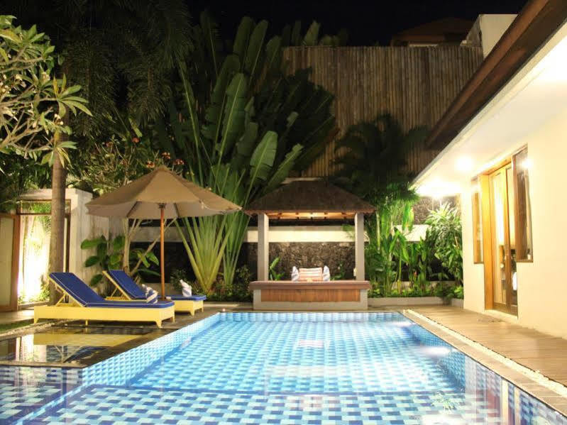 Villa Travis Seminyak Esterno foto